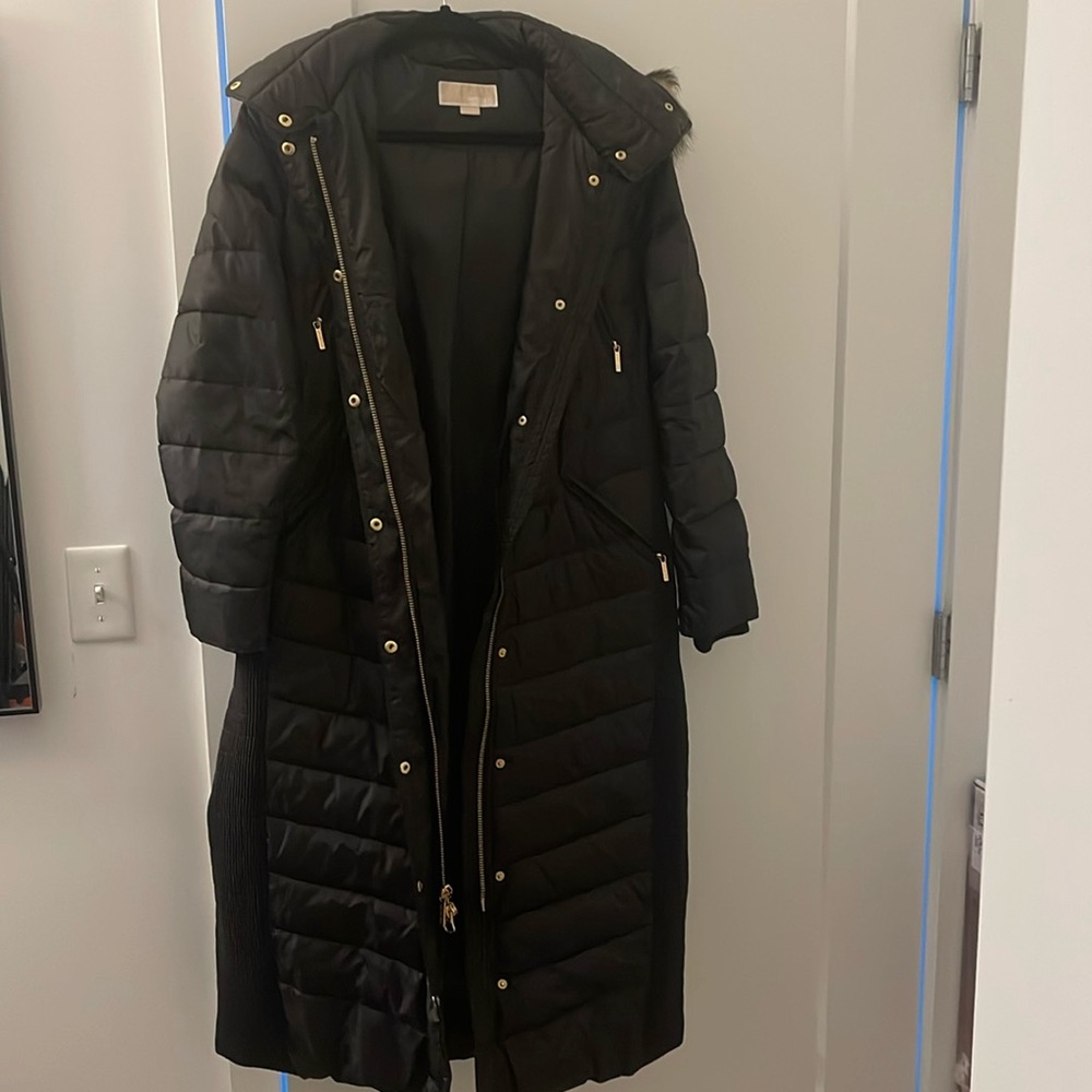 Great condition! long black Michael Kors puffer w/ removable hood!